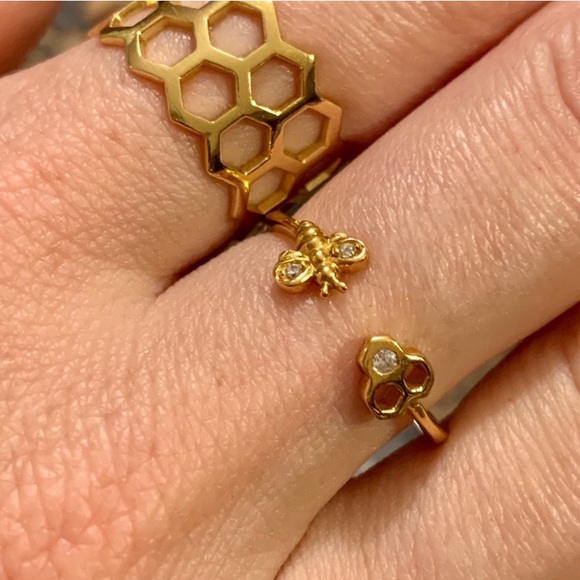 14K Gold Honeycomb Bee Ring - Picture 6 of 8
